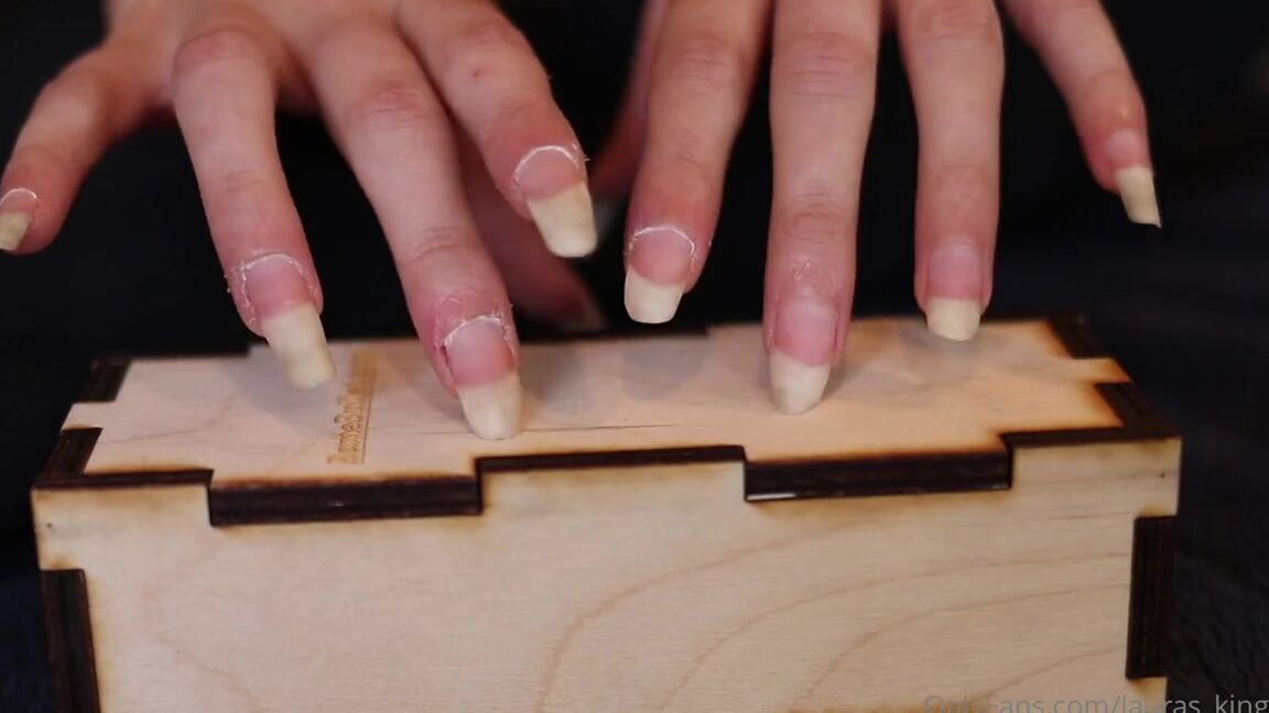 Lalalaura Nicknamed Lauras Kingdom 04 03 2024 Onlyfans Video Savannah Box Tapping