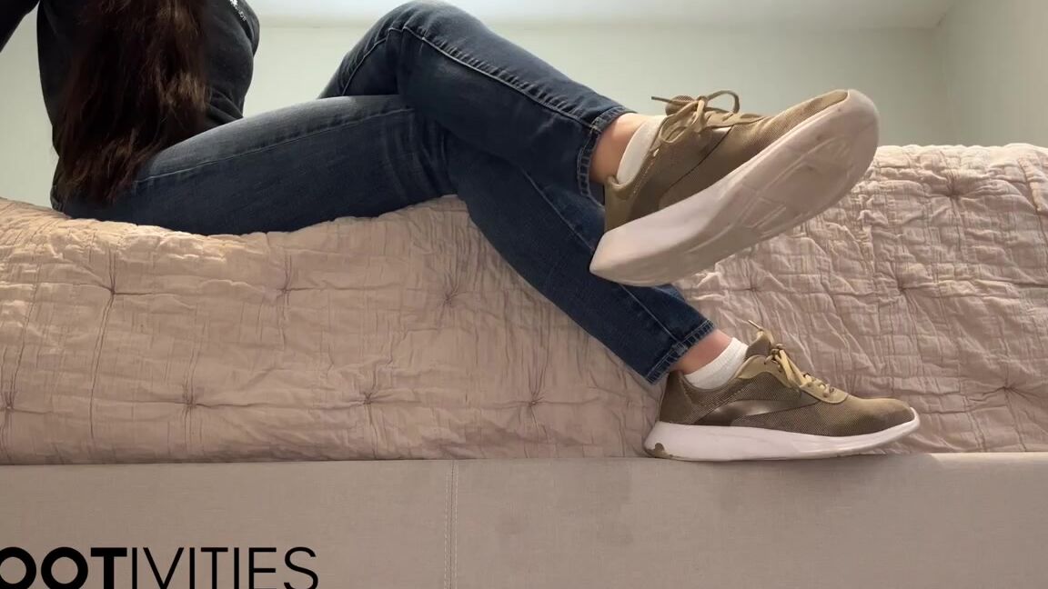 Ivy S Feet Nicknamed Footivy Foot Fetish 01 04 2023 Onlyfans Video Tennis Shoe Ignore Crossing My Legs And Teasing You Before I Go Out Shopping