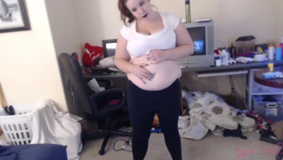 Kaylee Holly Pregnant Or Just Fat