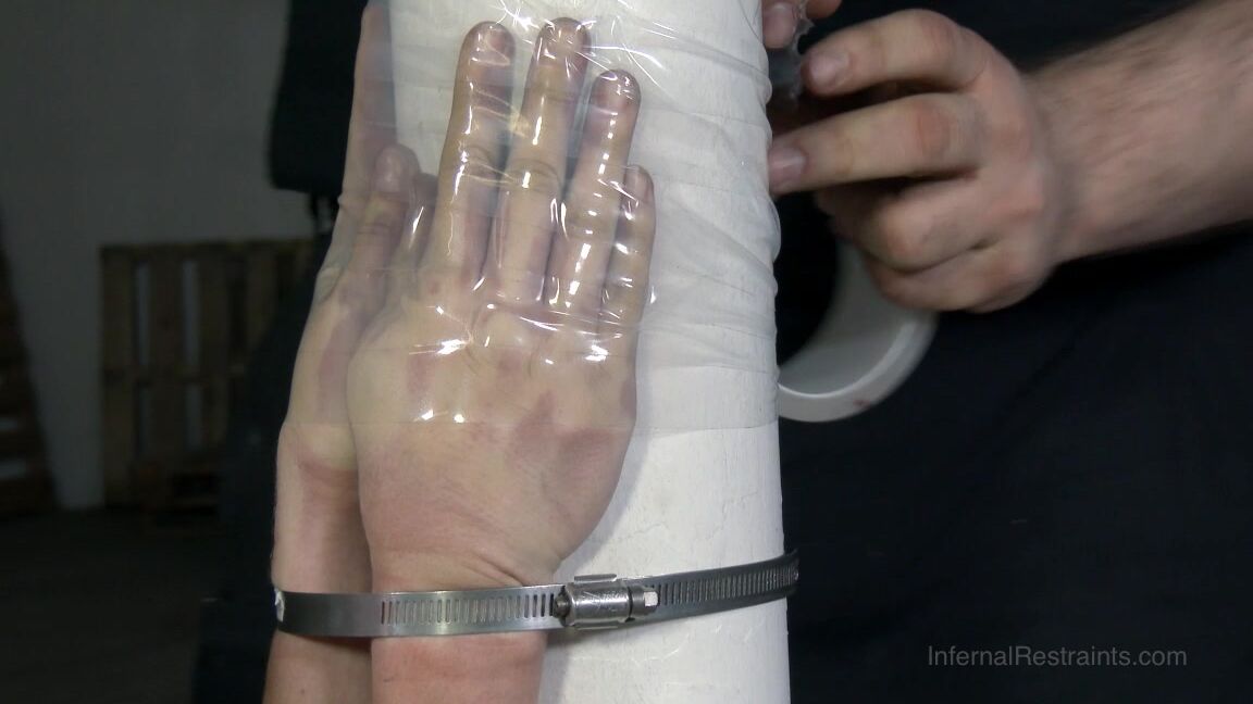 BDSM Bonnies Bad Burglary Bondage Day, Bonnie Day 2014-04 Intersec Interactive Inc.