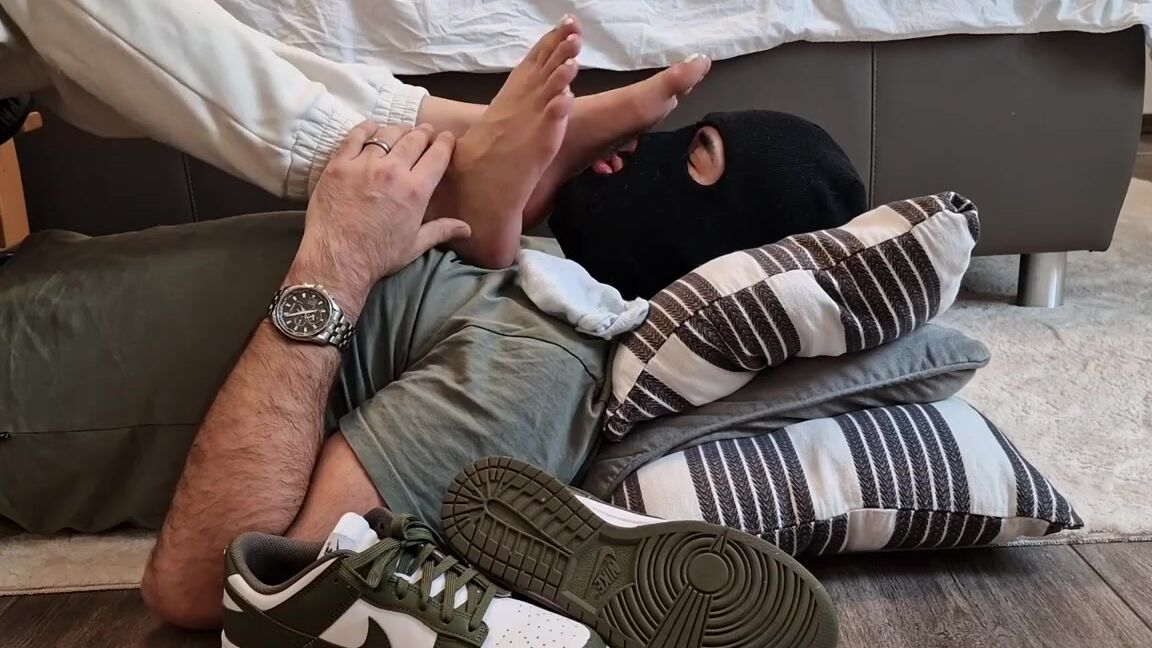 Germangirlnextdoor95 Onlyfans Good Evening Sweethearts Today There Is Another Worship Video Who Of You Would Also Like To Lie