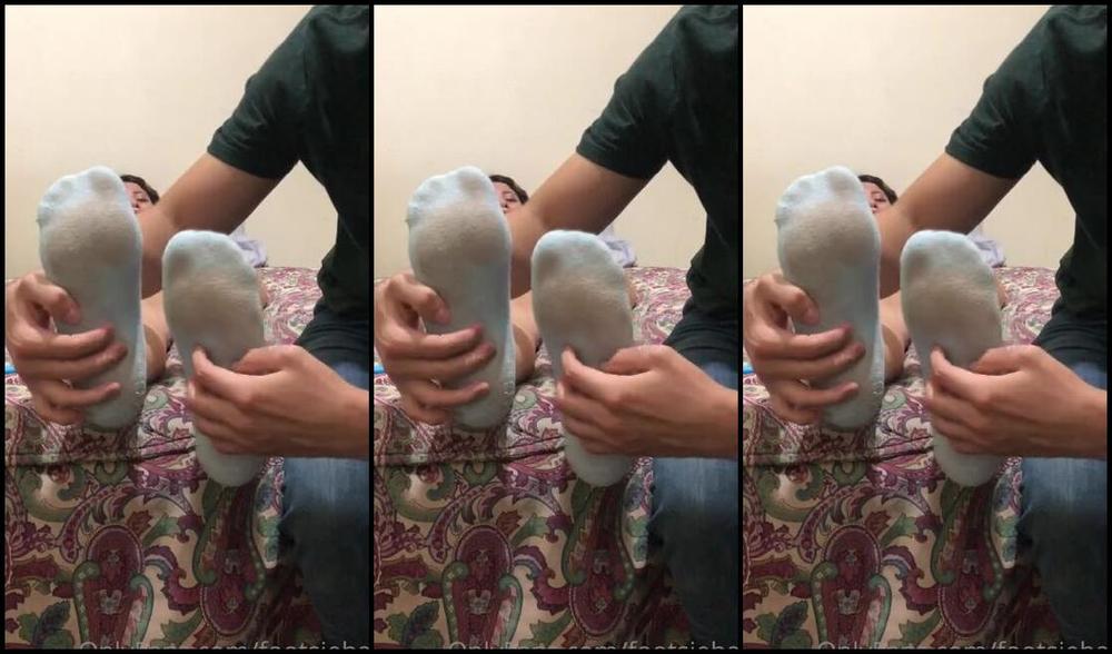 Gia S Feet Nicknamed Footsiebab 05 14 2021 Onlyfans Video Tickle Video With Dirty Socks Removal Footsiebab1 Tickling Me