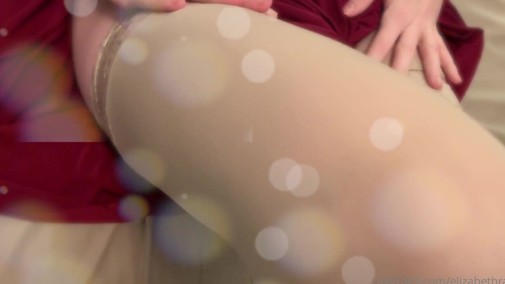 elizabethrabbit-22-06-2020-457127812-anybody-down-for-a-strip-tease-i-think-that-is-a-yesssss-enjoy-this-sexy-high-slit-dress