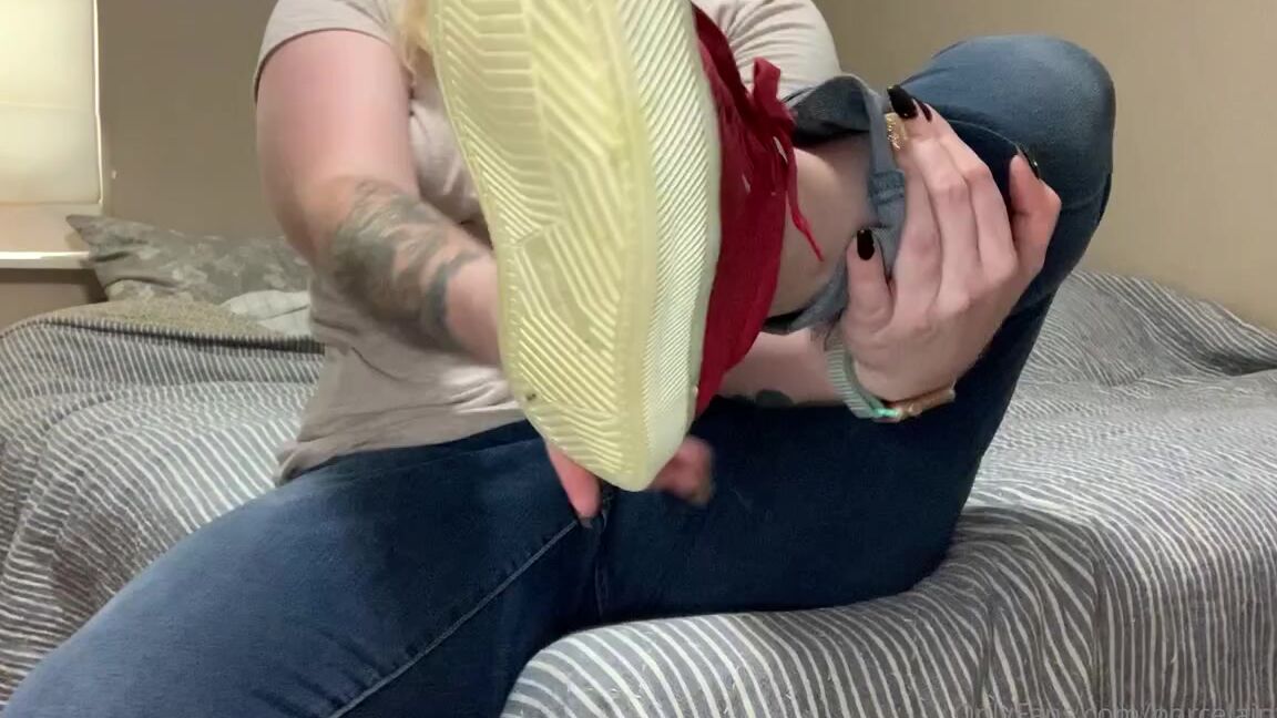 Porcelain Goddess Aka Porcelainfeets Onlyfans Had To Strip All The Way Down After Work I Was Soaked In Sweat Hope You Enjoy The Video