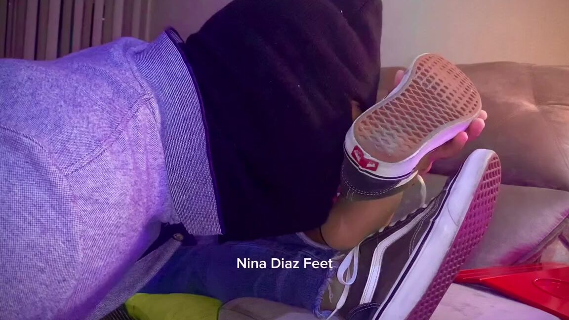 Nina S Feet Nicknamed Ninadiaz Feet Onlyfans Foot Slav Cleaning My Stink Feet Today I Put On My Sneakers In The Morning