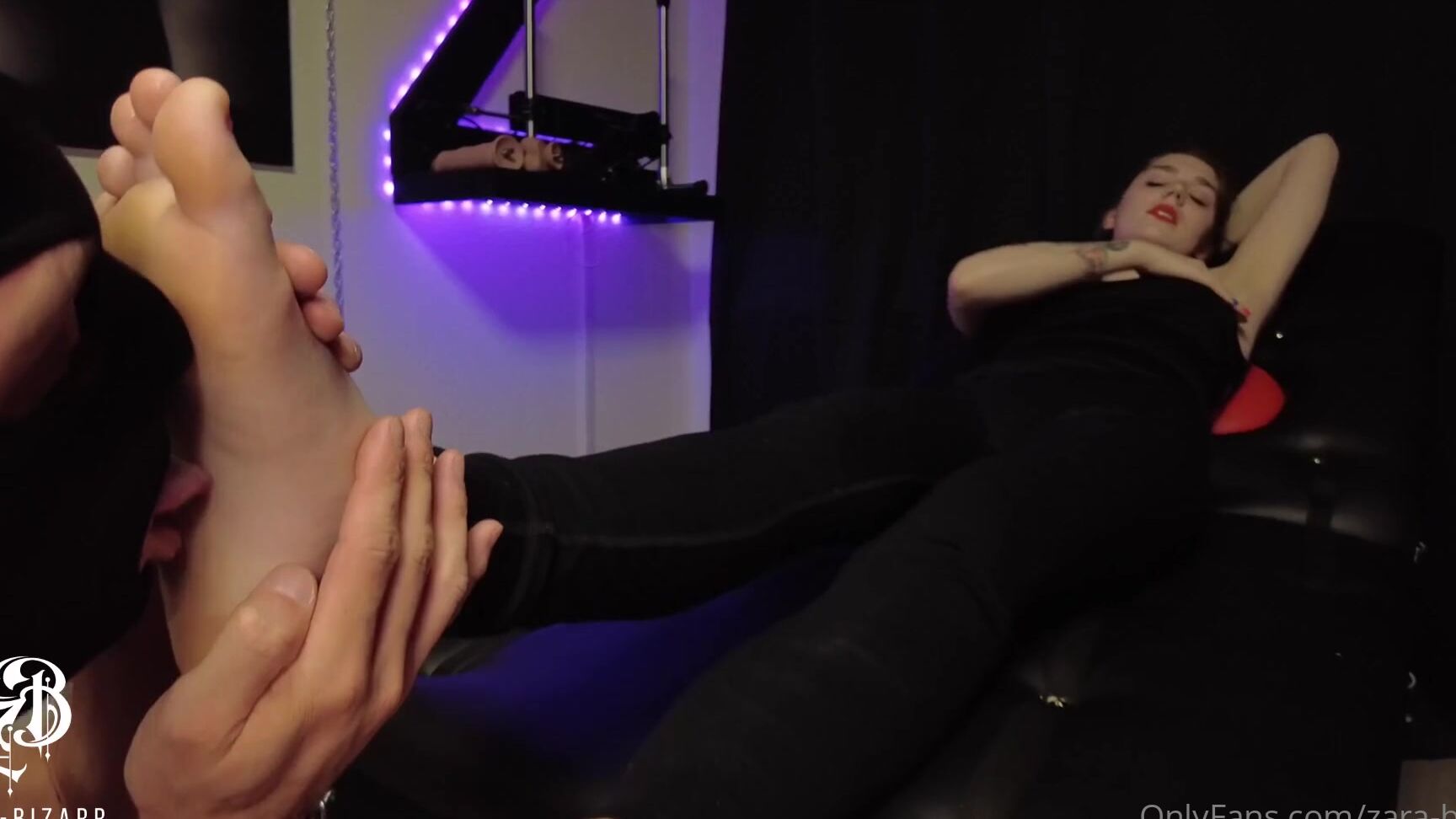 Zara Bizarr After Fitness Feet Worship Eine Fu Massage Ist Schon Geil