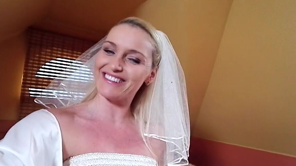 Kathianobilixx Findom 03 02 2017 Onlyfans Video Most Sexy Bride