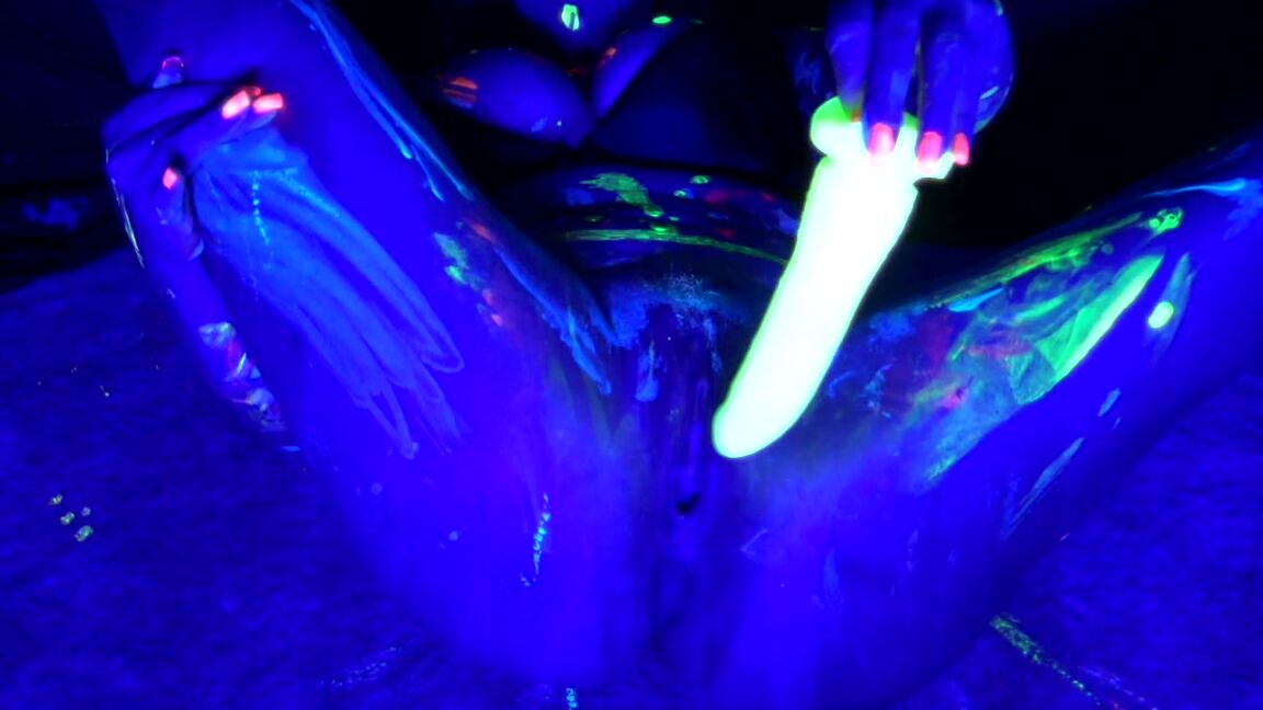 Dirty Princess Glow In The Dark Blacklight Masturbation