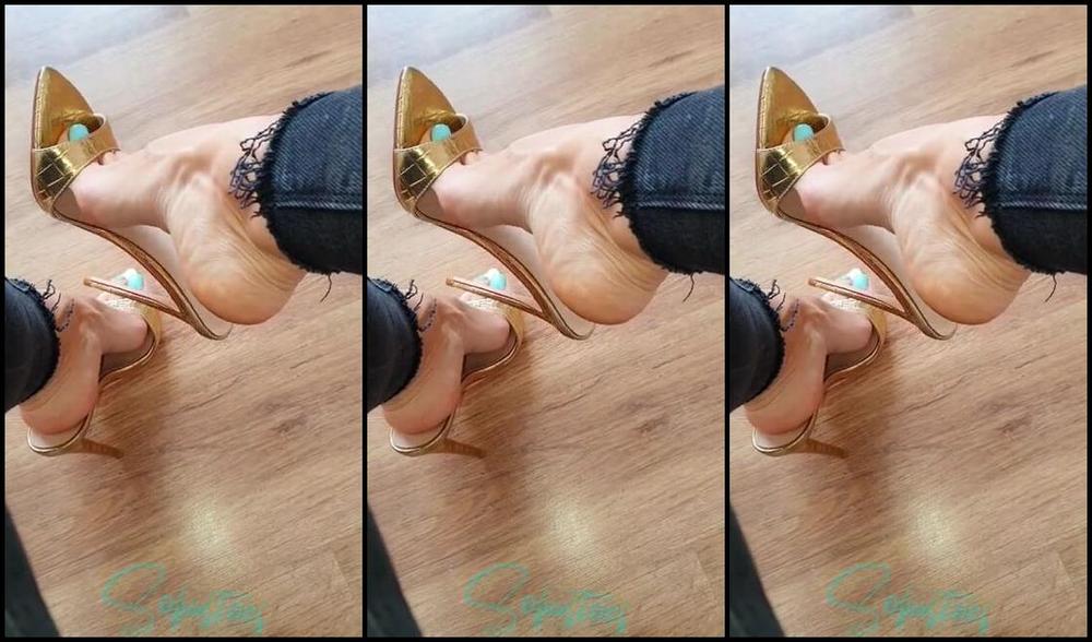 Sofiastoe Aka Sofiastoes Onlyfans People Have Chosen Ps One Of My Favourite Content To Film I Have To Admit And I Havent Done