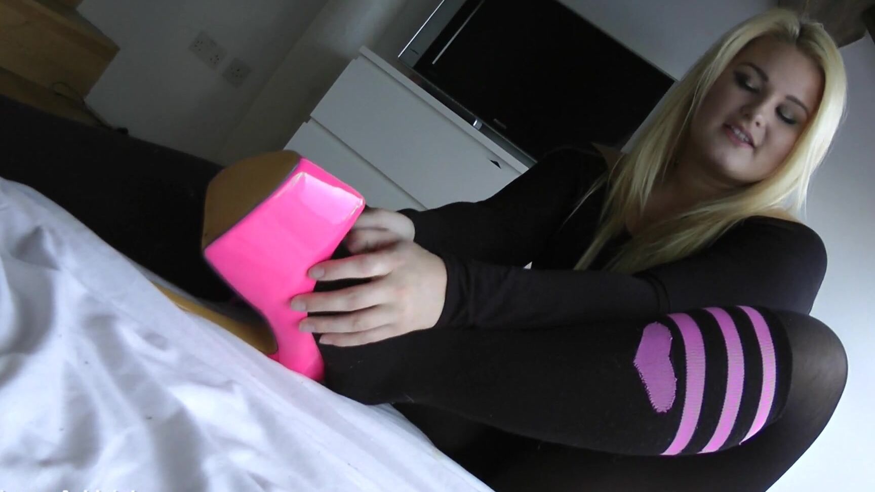 Meancashleigh Tonight S Update Walking On Your Chastity Keys