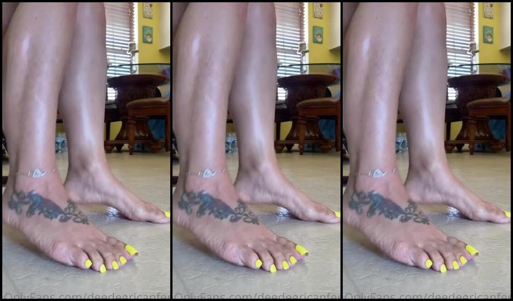 Deedeericanfeet Onlyfans As Requested Don T U Just Love The Sound My Feet Make When I Walk On Bare Floor
