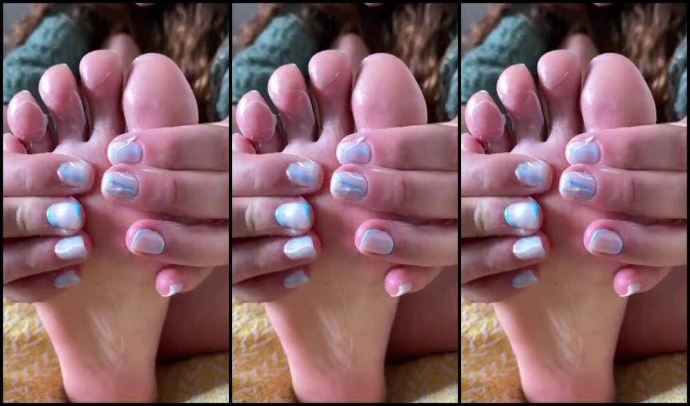 Maya Rose Xx Onlyfans I M Sure You D Want To Be The One Giving Them A Massage Instead