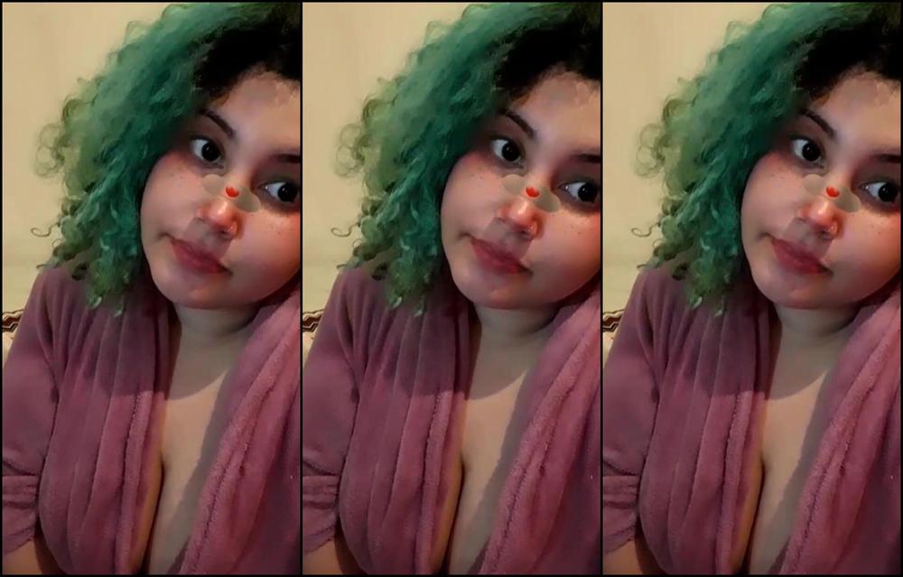 Mamaliegetv 2729305114 12 30 2022 Bored Lil Brat Wants Some Funsies