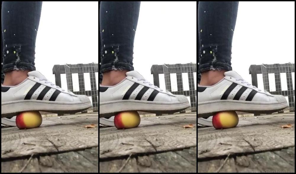 Queenfeetred Nicknamed Queenfeetred Onlyfans Crushing2