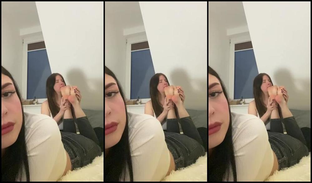 Feetqueenkaty Onlyfans My Slavegirl Loves To Clean My Sweaty Feetand Omg This Feeling Drives Me Crazy