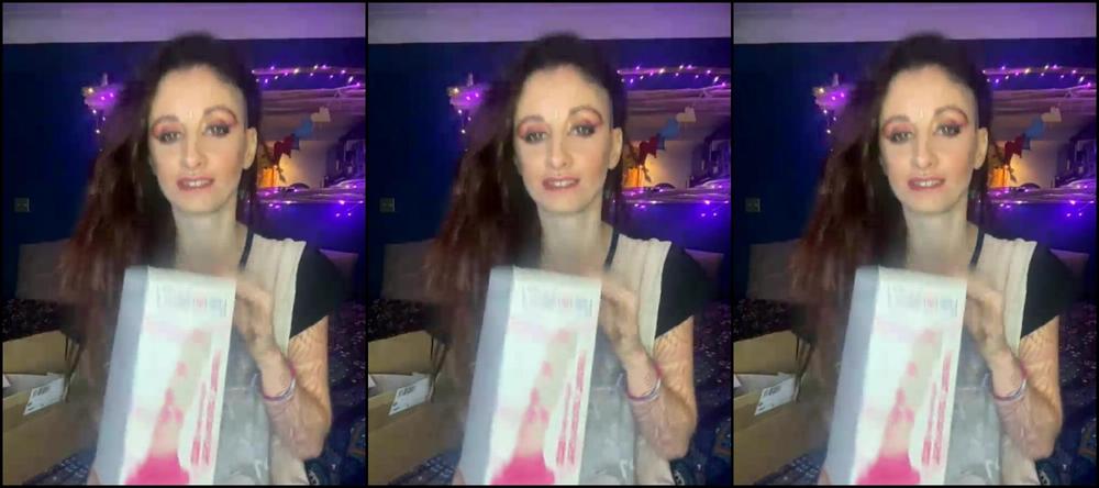 Xxmelodyxx Xx Stream Started At Pm Just Unboxing My New Toys Add To The Campaign If