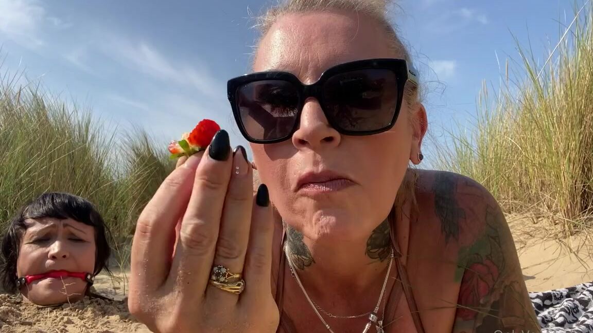 Mistress Ava Von Medisin Aka Avavonmedisin Onlyfans Life Is Just A Beach I M Just A Teasing Sadistic Bitch