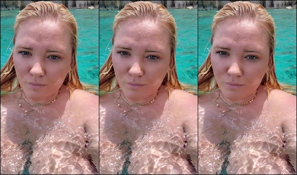 annabellerogers-23-06-2019-39097657-swimming-in-the-blue-waters-of-greece-butt-naked