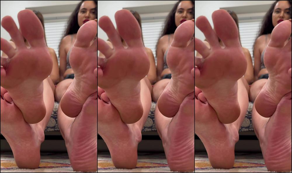 Goddesstalltasha 2752402700 01 23 2023 Goddess Giantesses Tasha And Goddessmarcy Tease Tinies With Their Huge Feet Putting Them Between Their Toes