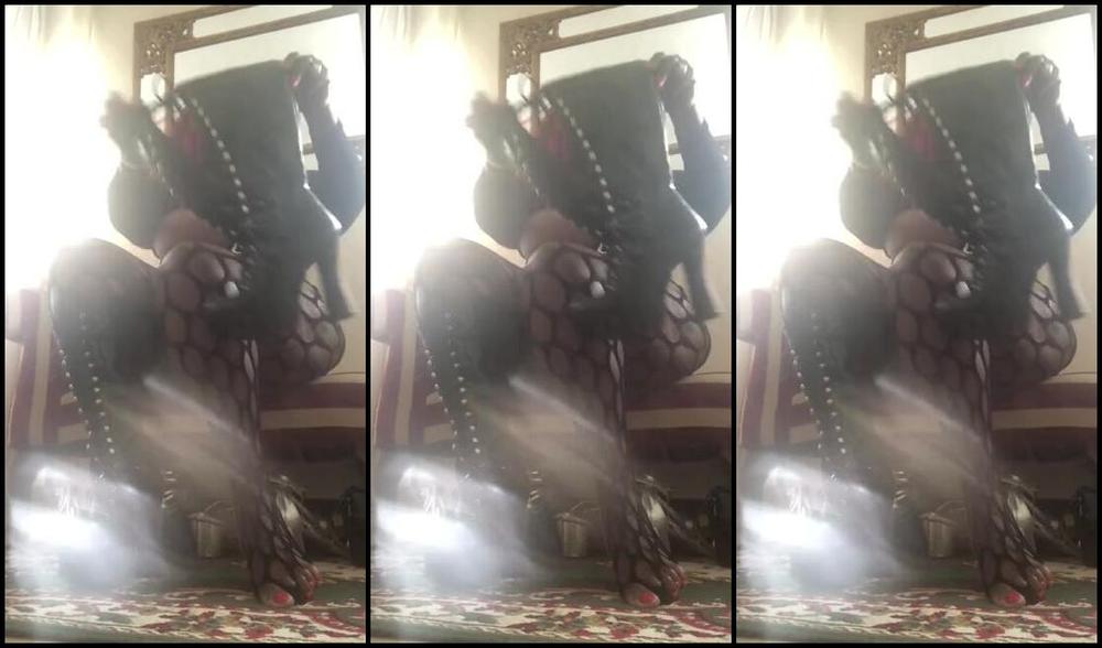 Madam Caramel Onlyfans Worship My Shine Boots