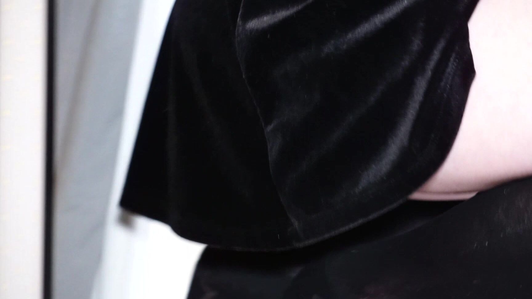 "LongHairLuna" dirty shoe, long hair, tease & denial, upskirt, voyeur Upskirt POV manyvids