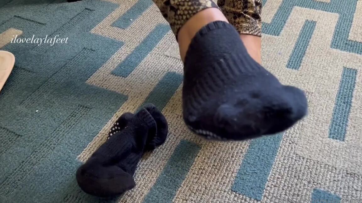 Ilovelaylafeet Onlyfans Slow Tease Sock Removal