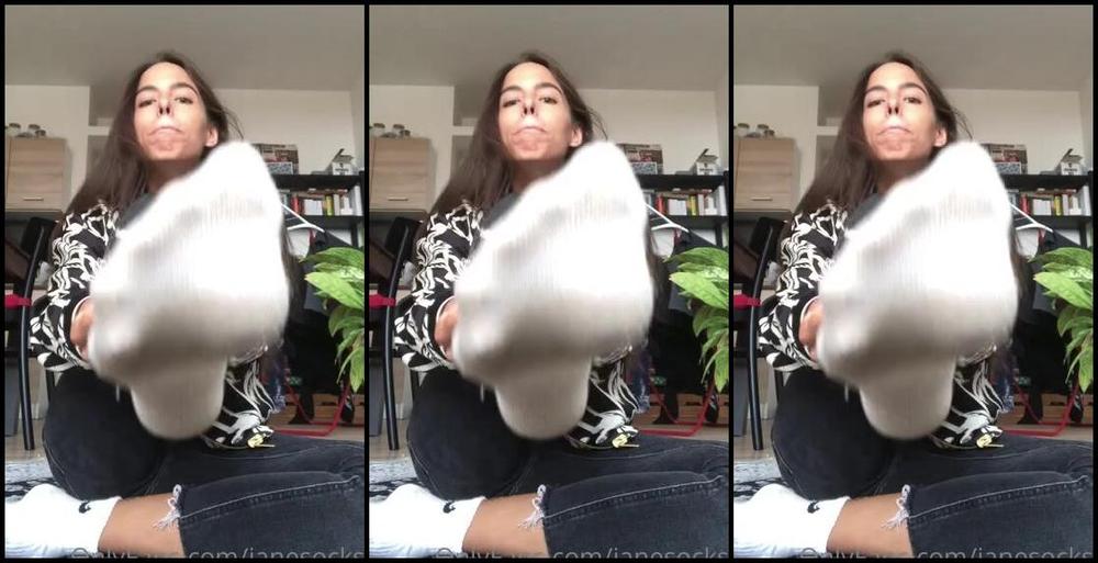 Jane Aka Janesocks7 Onlyfans I Wanna Feel The Bass Hit Through My Thighs