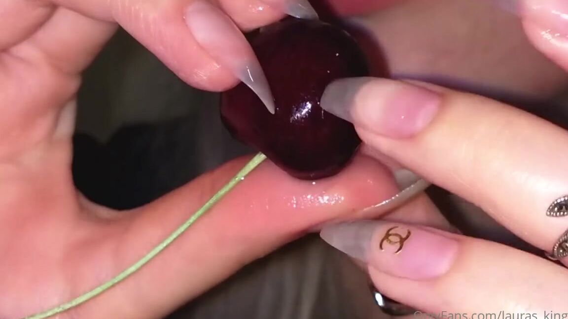 Lalalaura Nicknamed Lauras Kingdom 05 10 2021 Onlyfans Video Claw Queen Cherry Claw Here Is The Lovely Claw Queen Again Ol