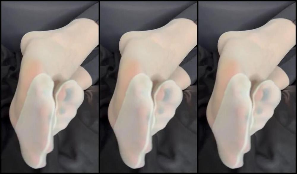 Nymph Nicknamed Nymph 666 02 14 2025 Onlyfans Video Bedroom Foot Play Sweaty And Dirty White Nylon Ngm