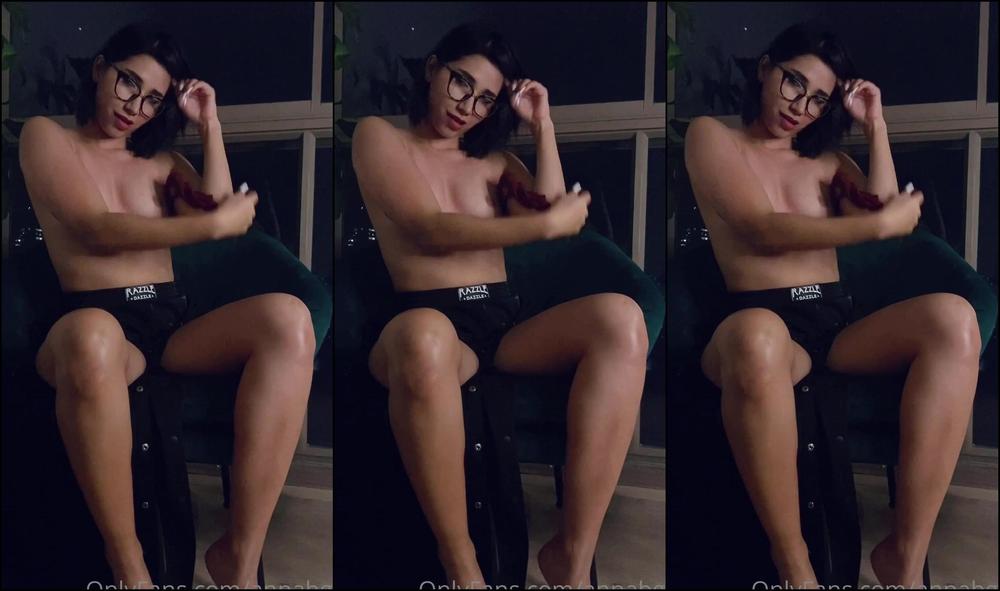 Annabgo Got A New Plug