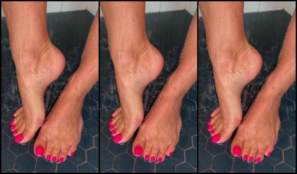 Heatherlovenyc Nicknamed Heatherlovenyc Onlyfans Come Shower With