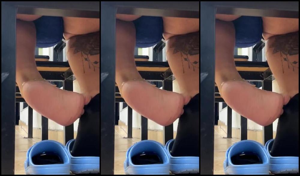 Dissa Nicknamed Dissatoes 04 21 2024 Onlyfans Video Just At The Laundromat Flexing My Soles For You Taking Off My Socks Using My Z8E