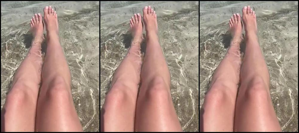 The Queen Of Sole Aka Missesdiscreets Onlyfans Such A Beautiful Day To Show Off My Beautiful Feet Isn T The Water Perfect 3 Wv
