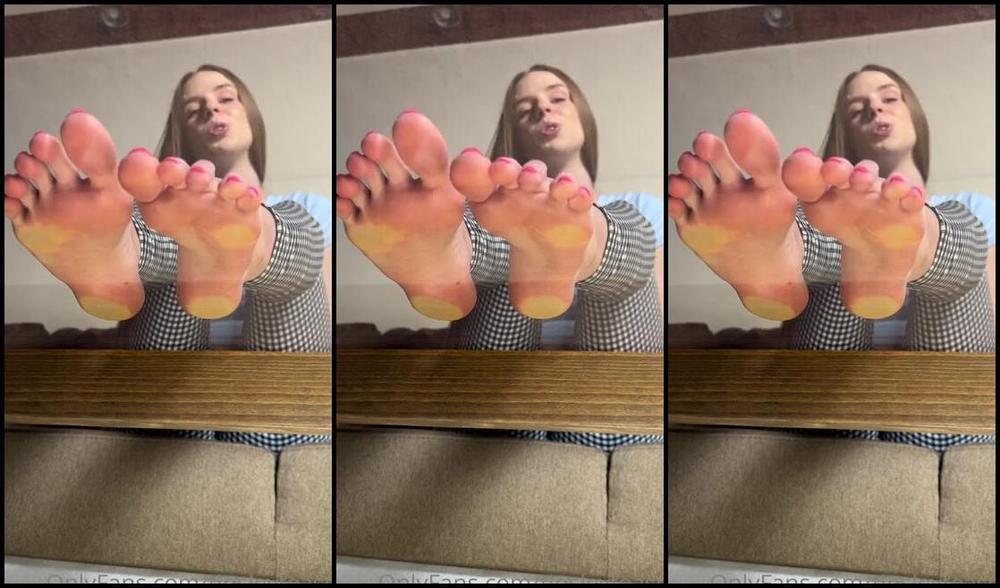 Tinsleyteaser Onlyfans Pov You Re My Footboy I Order You To Be Under The Glass Table To You Get To See My Perfect Soles Za