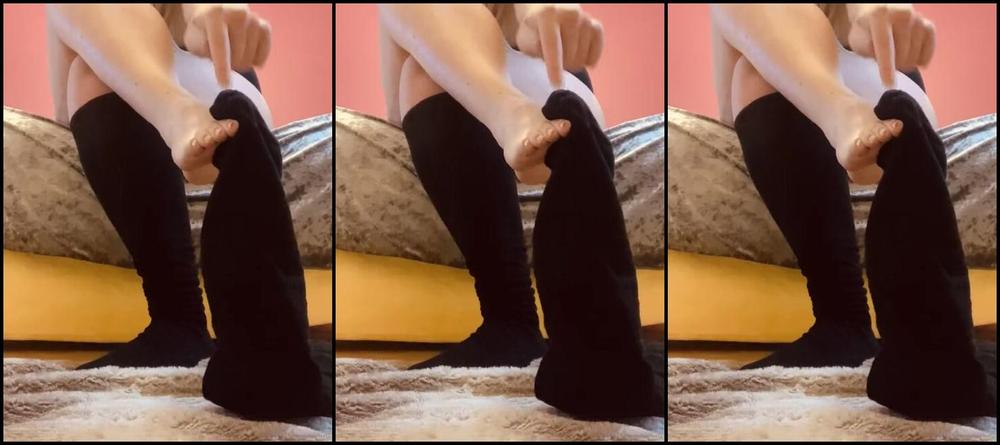 Miss Demi Dee Nicknamed Missdemidee123 Onlyfans Worship My Luscious Feet Soft Soles And Knee High Socks I M Gonna Milk Your Bank Account Dry Today