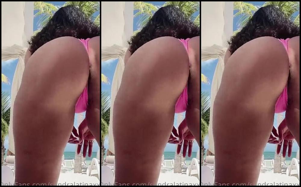 Goddesssandra Aka Sandralatinaxxx Onlyfans The Guy Next To Me Could Not Stop Staring