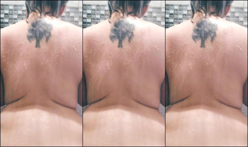 Lilkiwwimonster Soapy Gym Showering