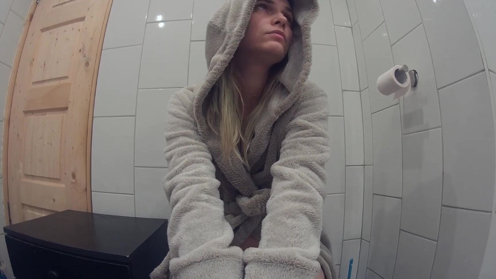 Mistresspriest Powerful Stream Of Your Mistresss Pee