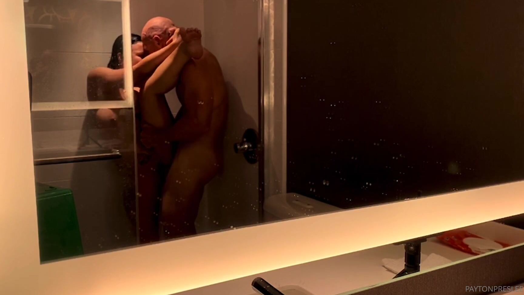 paytonpreslee-03-01-2020-117074280-i-came-to-visit-johnny-at-his-hotel-and-ended-up-staying-way-longer-than-i-expected...-we-