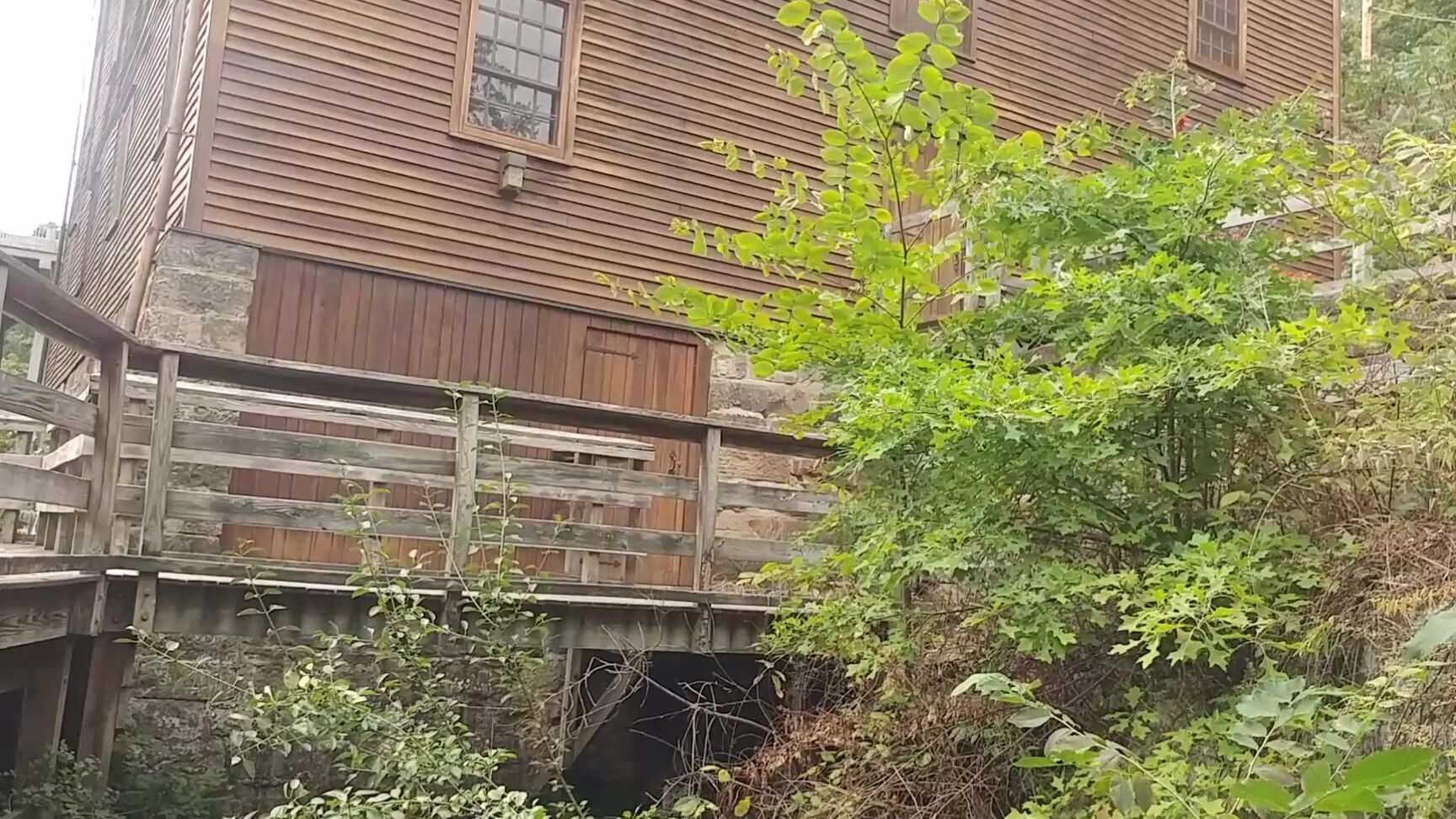 Candiecane Stop Public Outdoor Lake Pee