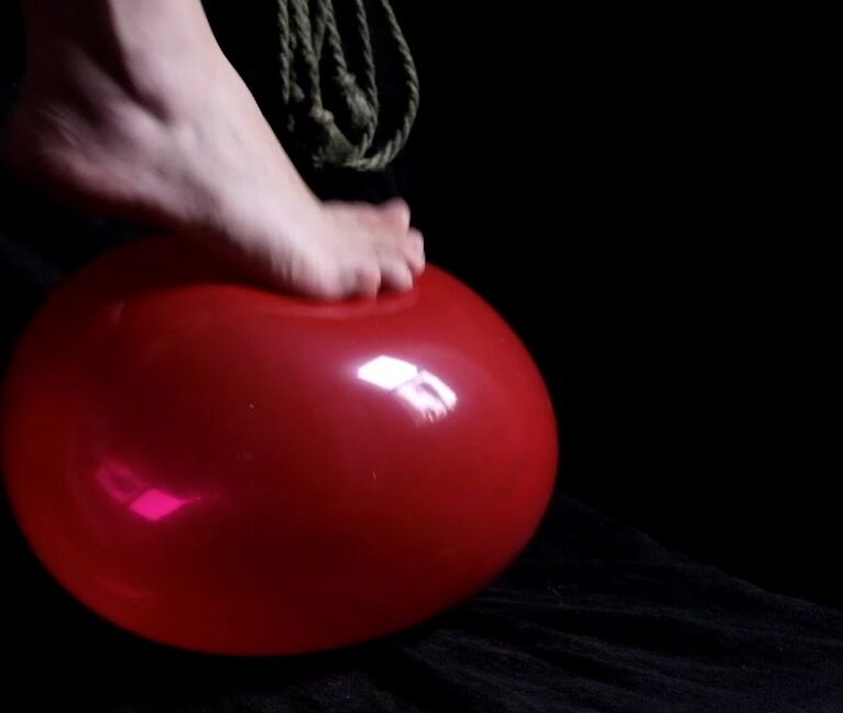 Balloons, Clowns, Spitting, Spit Fetish hannibaldamage a clown and her balloons ManyVids