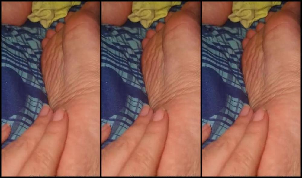 Evvalion Nicknamed Evvalion 04 13 2021 Onlyfans Video Mira Mis Unas Sin Esmalte Que Te Parecen Look My Naked Toe Nails Do You Like A1Zh