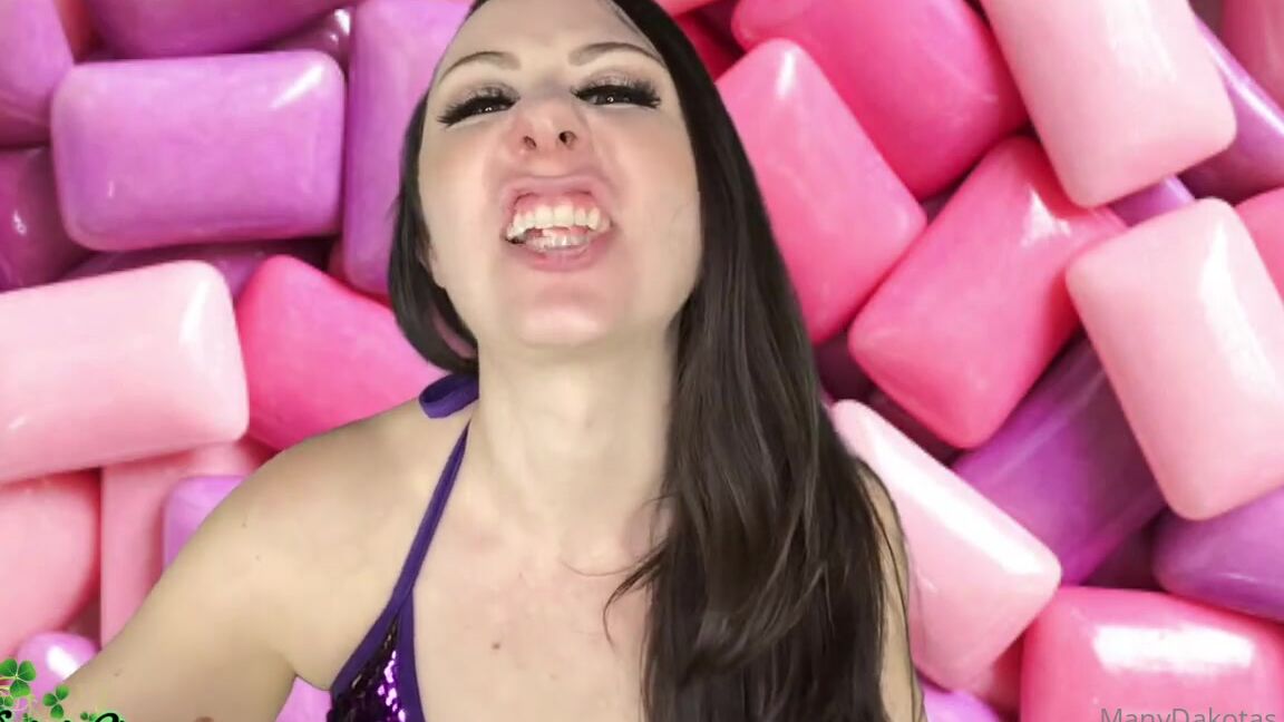 Dakota Charms Nicknamed Dakotacharms Onlyfans Tape Chewing