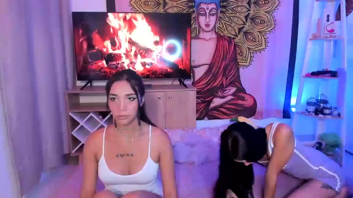 "Vidiverse" 18and19yrsold, free, latina, teaser, wearemany Horny Threesome Riding Twerk sensual skinny manyvids