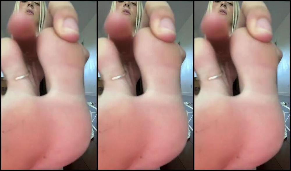 Goddess Kaylee Aka Xomaddykxo Onlyfans Grossss My Calvin Klein Heels Get My Feet So Sweaty And Stinky Here Have A Sniffp