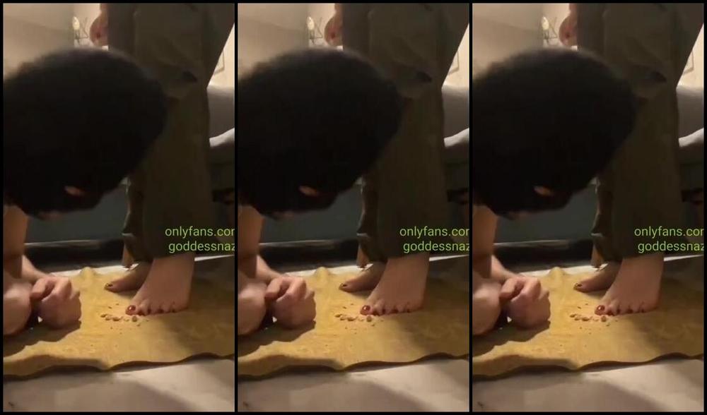 Onlyfans Model Goddess Nazli Aka Goddessnazli Ackanlar Gelsin Bakalm Footfeeding