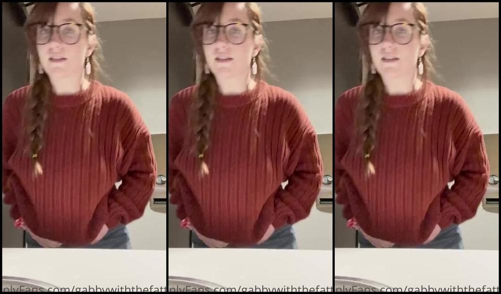 Goddess Gabrielle Nicknamed Dommiemommyy Onlyfans Don T Watch If You Re Not Into P33 Stripping In My Work Bathroom 1