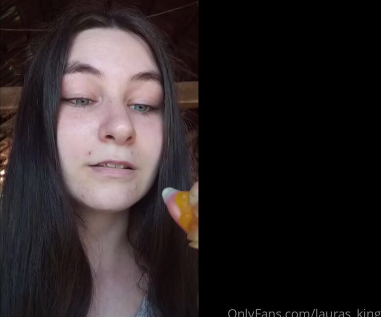 Lalalaura Nicknamed Lauras Kingdom 07 26 2021 Onlyfans Video Aishas Gummy Fun Here Is Aisha With Her Long Curved Clear Claws In This Video She