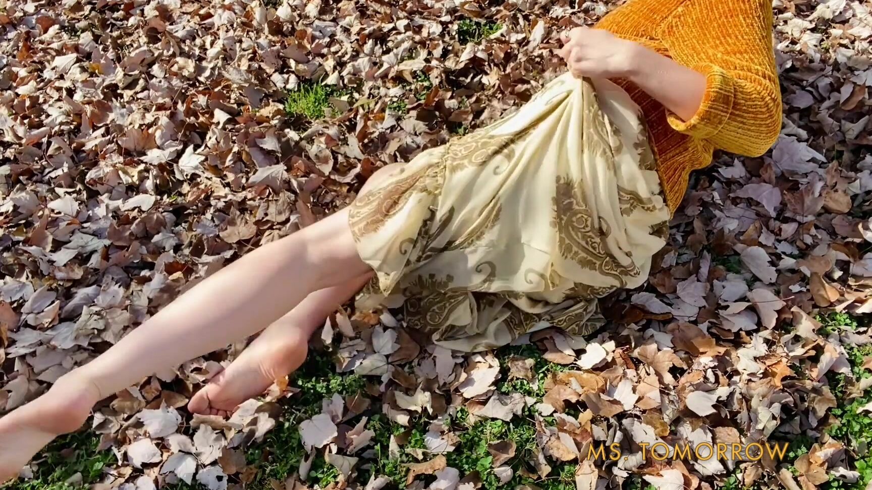 DommeTomorrow - FALL FEET Clips4Sale