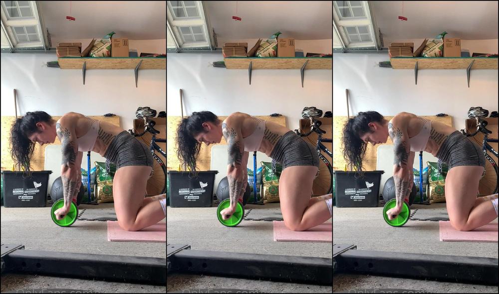 Natashaughey 789507213 08 28 2020 One Of My Go To Core Exercises